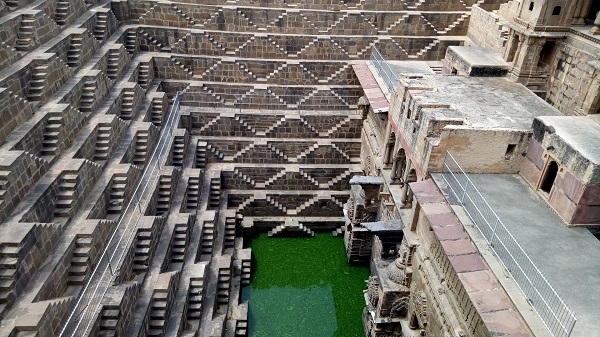 Abhaneri Stepwell (Pozo escalonado Abhaneri)