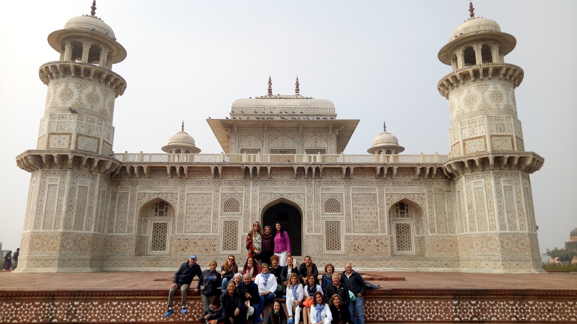 Group desde Mexico en Baby Taj Pequeño Taj Mahal Agra