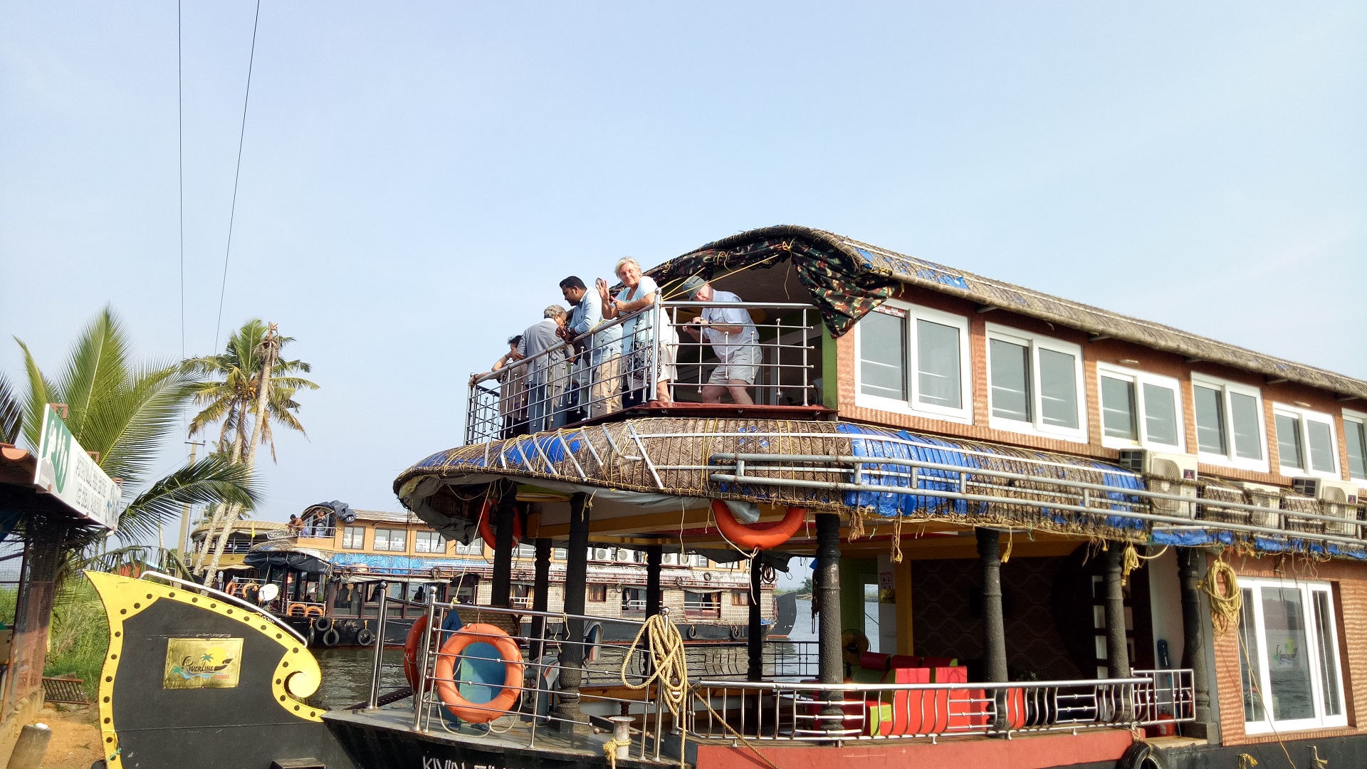 Nuestro grupo en Backwaters Houseboat Kerala