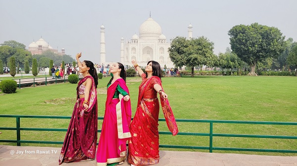 Women special Taj Mahal trip